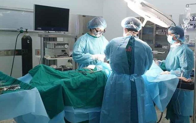 Cô gái mổ ruột thừa cấp cứu khi đang cách ly phòng dịch COVID-19