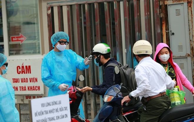 Hà Nội đề xuất Bộ Tư lệnh Hóa học khử khuẩn toàn bộ bệnh viện Bạch Mai, xét nghiệm toàn bộ nhân viên y tế