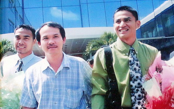 Bao giờ bóng đá Việt Nam mới được như Thái Lan?