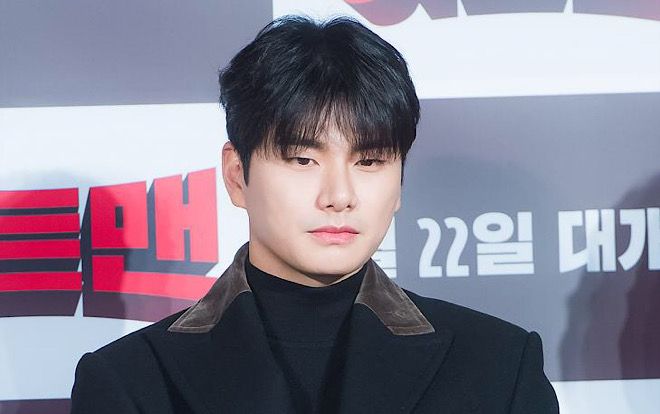 Lee Yi Kyung cứu sống một người trên đường: Lao vào xe tải và nhảy cầu tự tử!