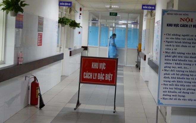 Nữ nhân viên Điện Máy Xanh cùng 2 người Anh nhiễm COVID-19 được xuất viện