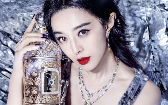 Phạm Băng Băng bỗng nhiên nhận được ít nhất 100 tỷ đồng tiền từ 'trên trời rơi xuống'