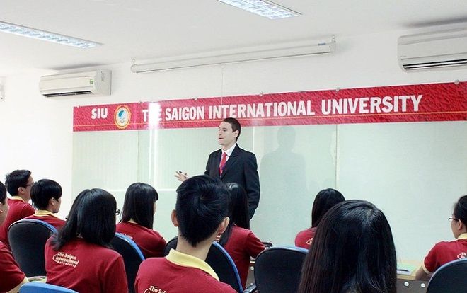 Trường ĐH ở TP.HCM cho sinh viên học online đến giữa tháng 6/2020, nhiều ĐH cho sinh viên nghỉ đến đầu tháng 5/2020