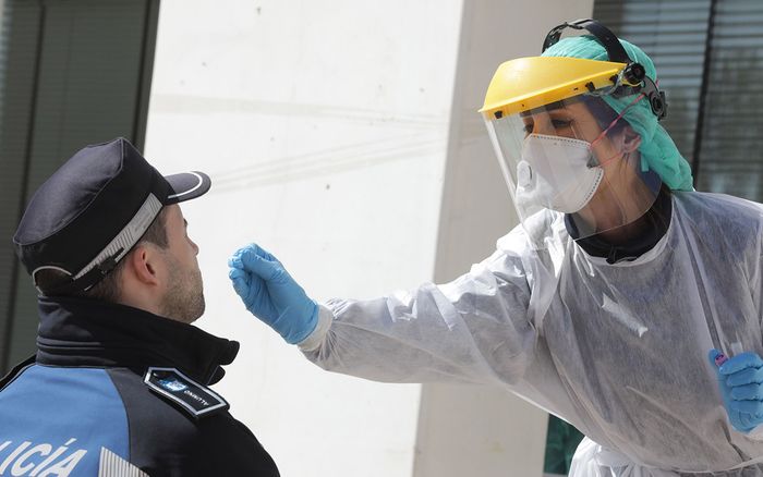 Tây Ban Nha 'méo mặt' vì mua phải 640.000 bộ kít xét nghiệm nhanh từ Trung Quốc cho kết quả không chính xác