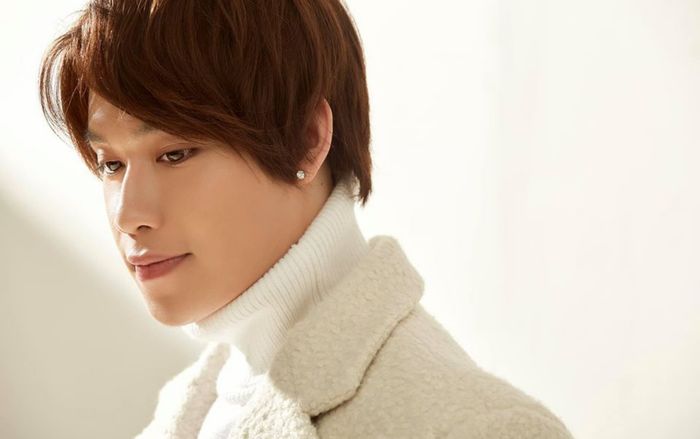 Quang Trung đăng ảnh sinh nhật tuổi 26, cư dân mạng đồng loạt một nhận định rằng 'ngầu lòi'