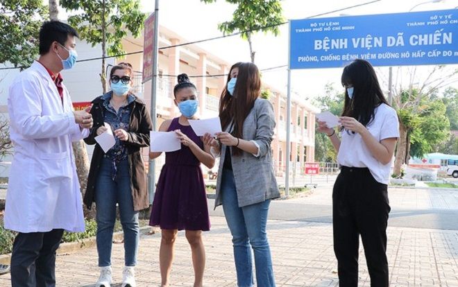 Thêm 4 bệnh nhân nhiễm COVID-19 đã khỏi bệnh được xuất viện