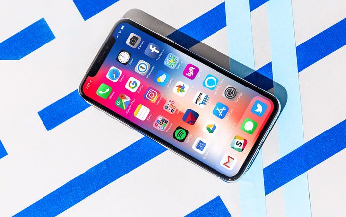 Chi tiết xấu xí và gây tranh cãi trên iPhone có thể được Apple đưa lên MacBook