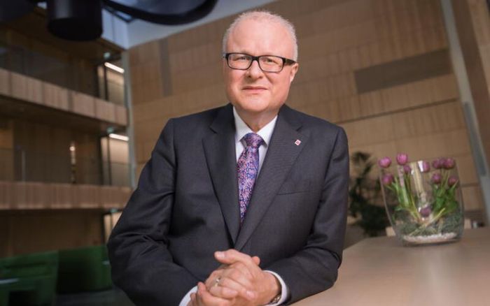 Không chịu nổi áp lực trước COVID-19, một Bộ trưởng tài chính của Đức tự tử