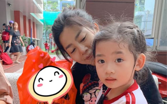 Hình ảnh Mai Phương mãi mãi là phụ huynh lớp 1 khiến ai cũng chua xót