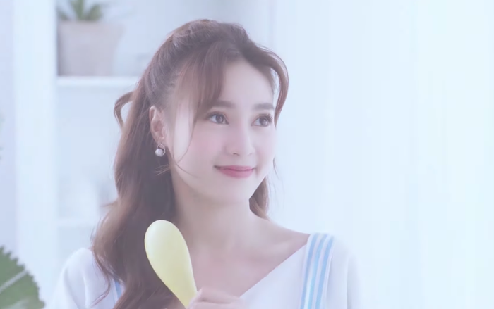 Ninh Dương Lan Ngọc bất ngờ 'đánh úp' với teaser MV mới, xinh đẹp ngút ngàn nhưng cứ thấy trai là 'tươm tướp'