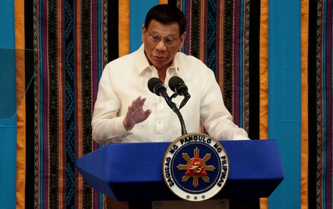 Tổng thống Philippines đòi bắn chết những người vi phạm lệnh phong tỏa