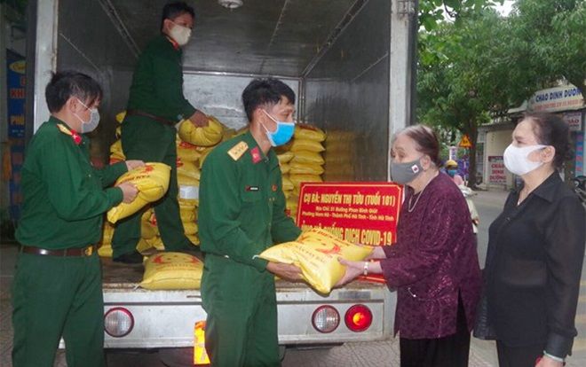 Cụ bà 101 tuổi ủng hộ 2 tấn gạo chống dịch COVID-19