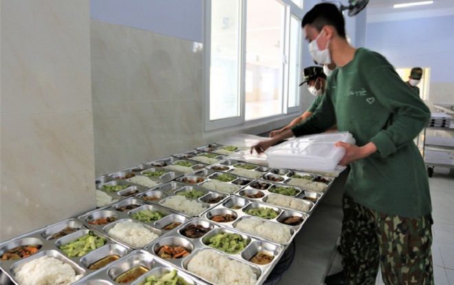 Tiền ăn của người cách ly tập trung sẽ được tăng lên 80.000 đồng mỗi ngày