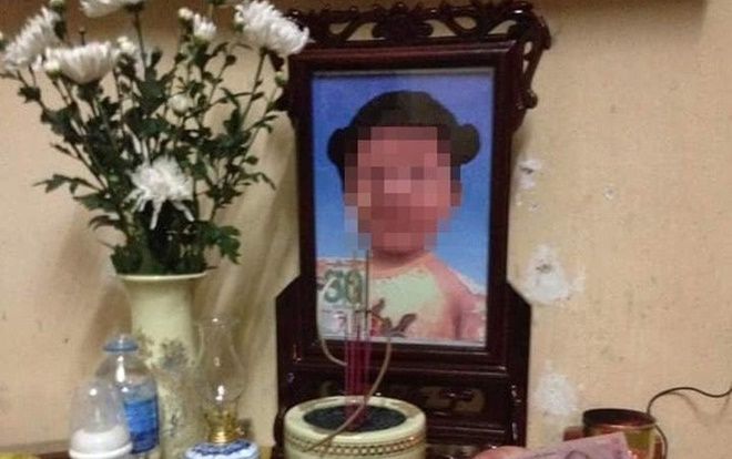 Khởi tố vụ án bé gái 3 tuổi tử vong thương tâm nghi do mẹ và bố dượng bạo hành ở Hà Nội