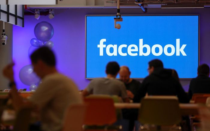 Facebook hứa tuyển thêm 10.000 nhân sự trong bão sa thải vì COVID-19