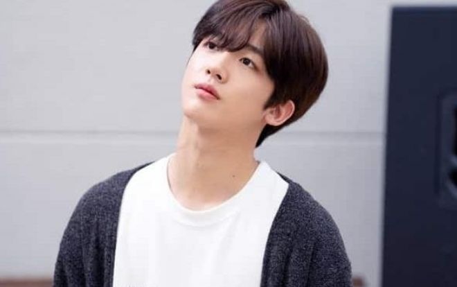 Kim Yo Han thần tượng V (BTS), từng giành được nhiều thành tích Taekwondo