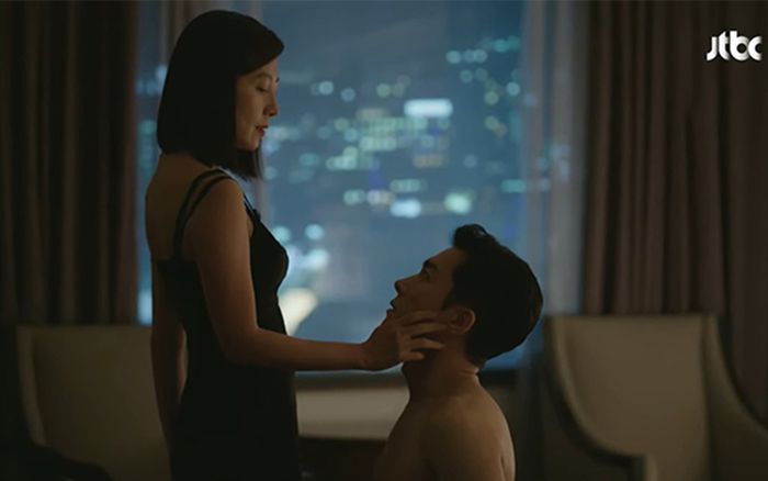 Thế giới hôn nhân: Trả thù chồng bằng tình một đêm, netizen trở mặt từ thương xót Sun Woo chuyển thành khinh bỉ
