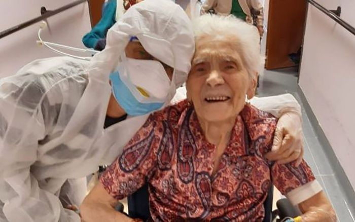 Vượt qua đại dịch cúm Tây Ban Nha, cụ bà 104 tuổi tiếp tục chiến thắng virus corona