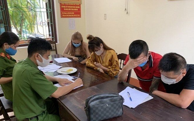 2 nhóm thanh niên góp tiền mua ma túy, thuê phòng khách sạn cùng 'bay lắc' giữa mùa dịch COVID- 19
