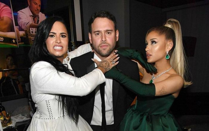 Bạn có biết: Ariana Grande chính là người nài nỉ kẻ thù của Taylor Swift ký hợp đồng với Demi Lovato?