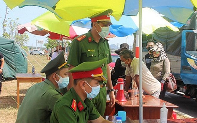 Quảng Ninh bác bỏ thông tin sẽ bêu tên người đi chợ quá 2 lần/ngày trong mùa dịch