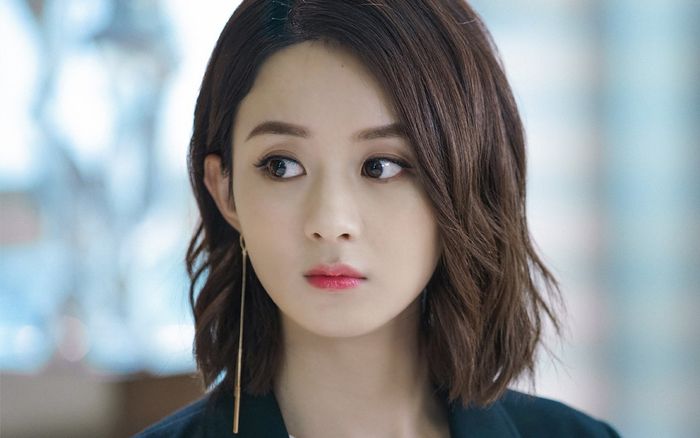 Tâm tư Triệu Lệ Dĩnh vô cùng thông minh: Biết rõ chuyển hình không thành công nên đã chuẩn bị cả hai tay