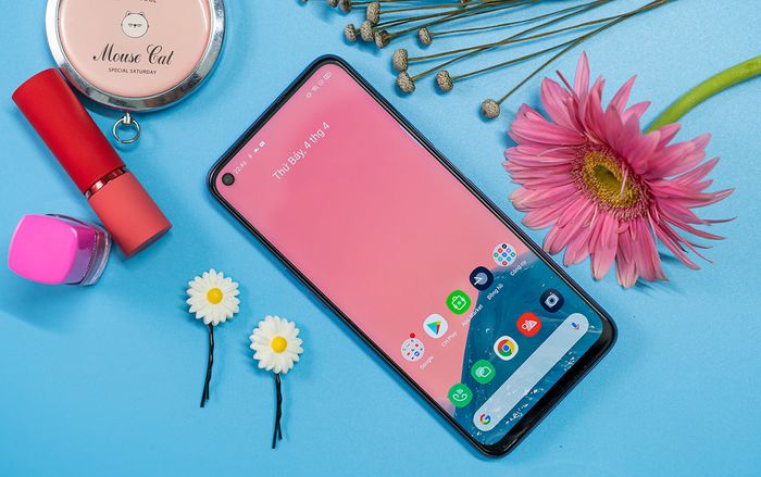 Trải nghiệm Realme 6: smartphone 6 triệu đầu tiên có màn hình 90Hz và sạc nhanh 30W