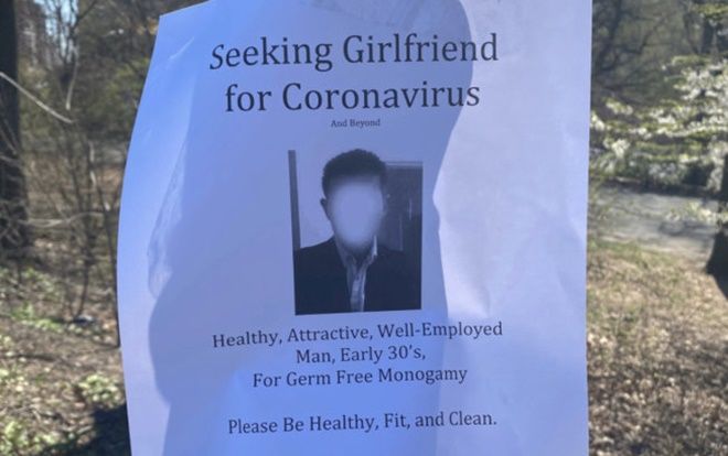 Khó đỡ: Người đàn ông phát tờ rơi 'tuyển bạn gái không bị nhiễm COVID-19'