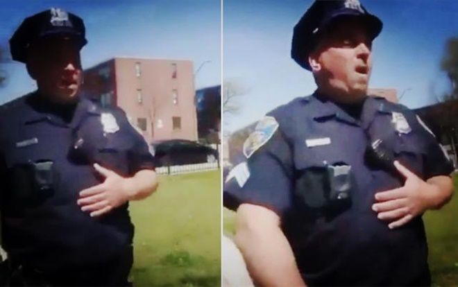 Mỹ điều tra cảnh sát không đeo khẩu trang, cố tình ho vào mặt người khác