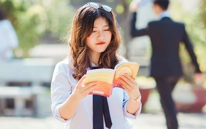 Góc 'con nhà người ta': Nữ sinh đạt điểm SAT 760/800, thành thạo 3 thứ tiếng, nhận học bổng toàn phần của VinUni