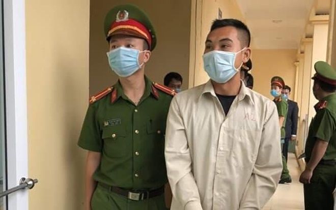 Phạt 9 tháng tù đối tượng dùng mũ cối tấn công 1 người bị thương khi bị nhắc nhở đeo khẩu trang phòng dịch COVID-19