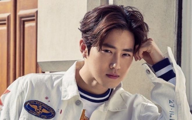 Suho (EXO) ngọt ngào gửi lời mời fans tham gia fanmeeting trực tuyến