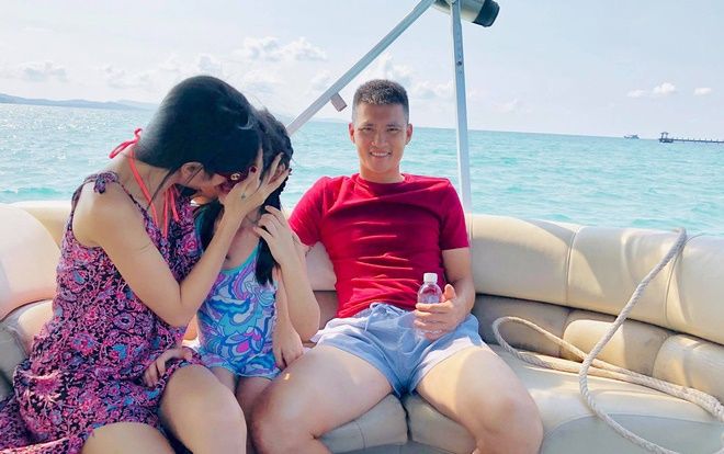 Công Vinh 'doạ đuổi' Thuỷ Tiên, con gái khuyên điều đầy bất ngờ