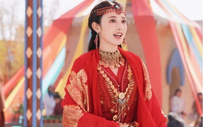 'Bị' người hâm mộ đồng loạt kêu giảm cân, cách trả lời độc đáo của Bành Tiểu Nhiễm khiến mọi người cười 'điên đảo'