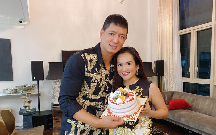 Vợ chồng Bình Minh hạnh phúc kỷ niệm 12 năm ngày cưới bên nhau