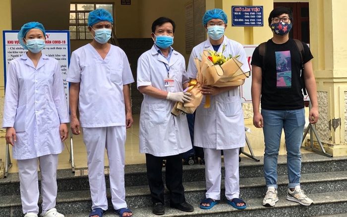 Thêm 5 bệnh nhân mắc COVID-19 được công bố khỏi bệnh