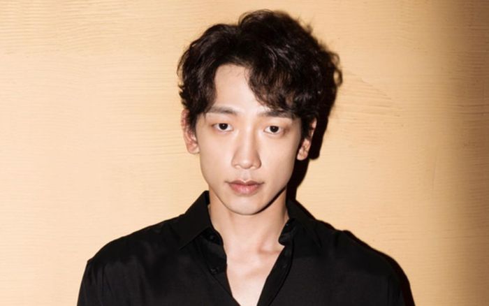 Bí quyết giảm 10 kg và duy trì body 6 múi chỉ trong vài tháng cách ly tại nhà của Bi Rain