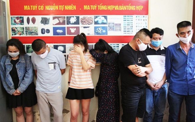 Nữ tiếp viên cùng bạn thuê khách sạn sử dụng ma túy khi đang nghỉ việc