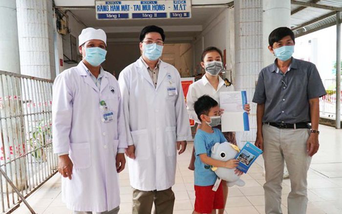 Bé 6 tuổi mắc COVID-19 trở về từ Campuchia đã xuất viện, cả nước có 223 ca bình phục