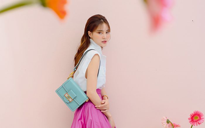 Bắt trend cực nhạy với đồ họa tiết, Ninh Dương Lan Ngọc thu hút ánh nhìn với vẻ đẹp kiêu sa