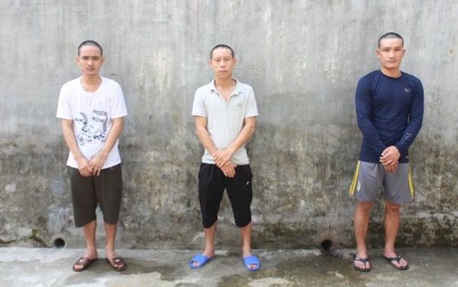 Em bị bắt vì bán ma túy, anh dùng dao uy hiếp công an