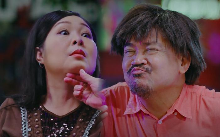 'Đại Kê chạy đi' tập 4: Bà Hồng trốn con trai đi hẹn hò cùng tình nhân trong ngày sinh nhật