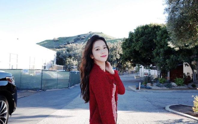 Jisoo Black Pink tỏa nắng trong style 'mộng mơ'