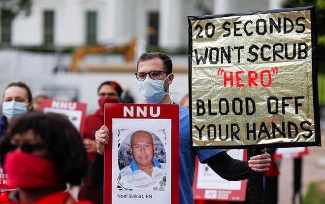 Gần 90.000 y tá bị nhiễm COVID-19 tại Mỹ: 'Chúng tôi cảm thấy như bị bỏ lại'