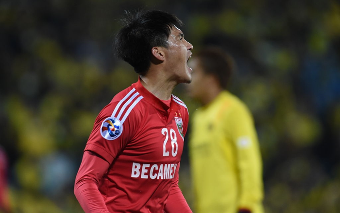 Ba vụ chuyển nhượng hơn 30 tỷ của Công Vinh