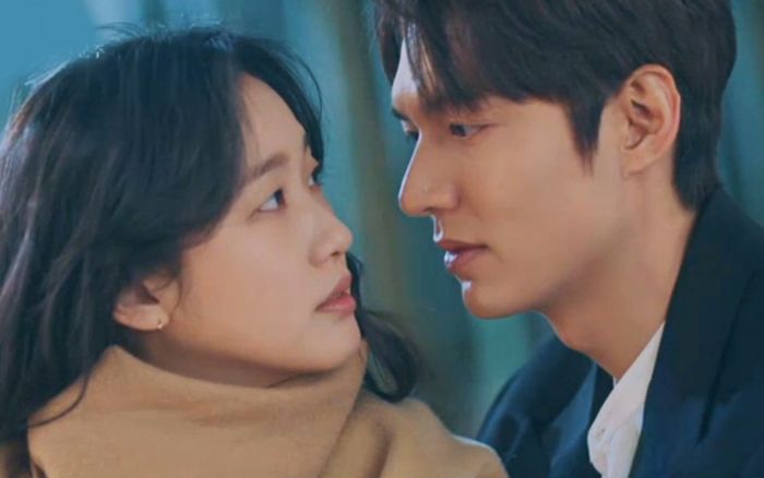 Quân vương bất diệt tập 4: Kim Go Eun 'sốc tận óc' vì nhảy sang thế giới song song của Lee Min Ho?