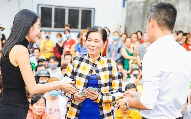 Để lộ tài khoản còn hơn 300 nghìn, Thuỷ Tiên dốc cạn tâm tình về chuyện từ thiện