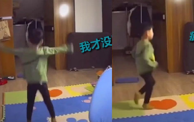 Cô giáo hỏi thăm một câu khiến nam sinh ‘giận tím người’, rời khỏi máy tính rồi làm điều bất ngờ khiến CĐM ‘cười ra nước mắt’