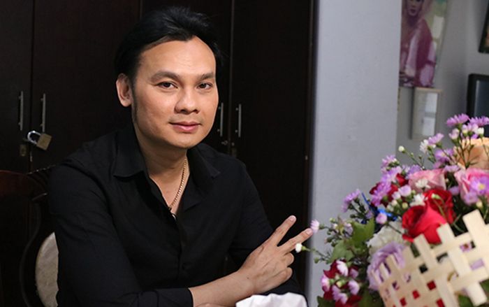 NSƯT Kim Tiểu Long gay gắt 'đáp trả' dân mạng khi bị đồn lấy vợ để che đậy giới tính và bôi nhọ nhân phẩm