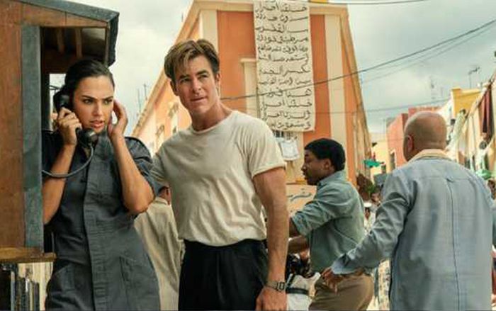'Wonder Woman 1984': Rò rỉ bức ảnh của Diana Prince và Steve Trevor trong những năm 80